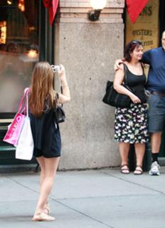 Sarah Michelle Gellar feet photo thumbnail