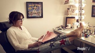 Mariska Hargitay feet photo thumbnail