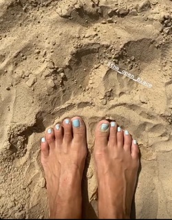 Paulina Sykut feet photo thumbnail