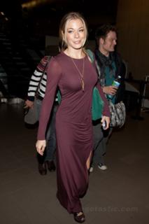 LeAnn Rimes feet photo thumbnail
