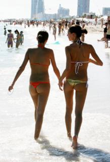 Melissa Satta feet photo thumbnail