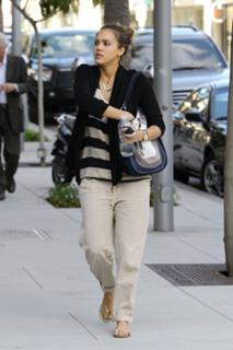 Jessica Alba feet photo thumbnail