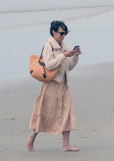 Jordana Brewster feet photo thumbnail