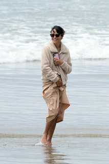 Jordana Brewster feet photo thumbnail