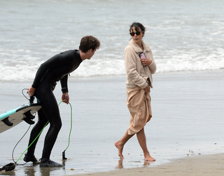 Jordana Brewster feet photo thumbnail