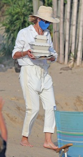 Naomi Watts feet photo thumbnail