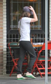 Megan Fox feet photo thumbnail