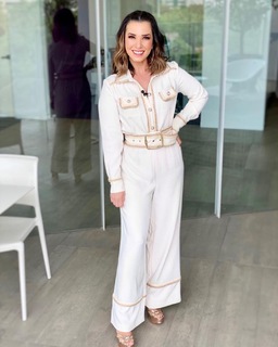 Laura González feet photo thumbnail