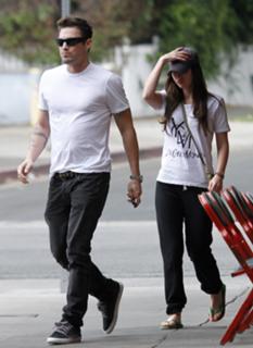Megan Fox feet photo thumbnail