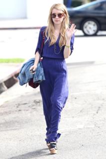 Emma Roberts feet photo thumbnail