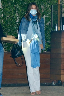 Cindy Crawford feet photo thumbnail