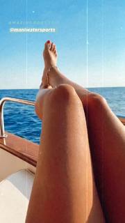 Athina Oikonomakou feet photo thumbnail