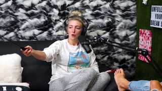 Gabbie Hanna feet photo thumbnail