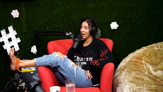 Gabbie Hanna feet photo thumbnail