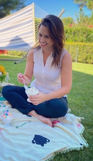 Lacey Chabert feet photo thumbnail