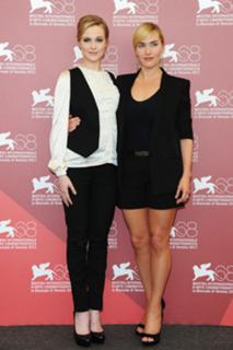 Kate Winslet feet photo thumbnail
