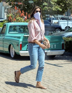 Cindy Crawford feet photo thumbnail