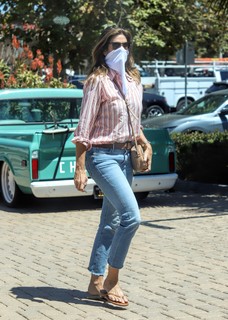 Cindy Crawford feet photo thumbnail