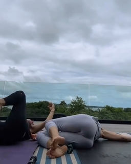 Naomi Watts feet photo thumbnail