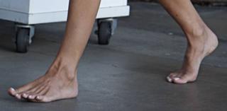 Pamela Anderson feet photo thumbnail