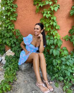 Cristina Pedroche feet photo thumbnail