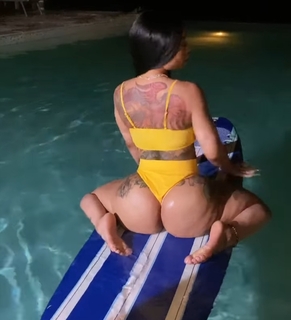 Blac Chyna feet photo thumbnail