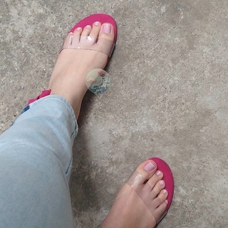 Isa Pes feet photo thumbnail