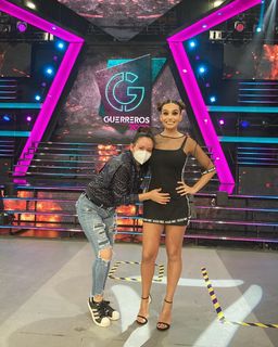 Tania Rincón feet photo thumbnail
