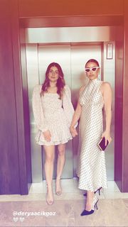 Hadise feet photo thumbnail