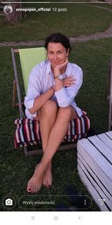 Anna Popek feet photo thumbnail