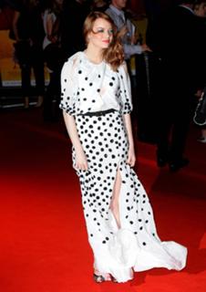 Emma Stone feet photo thumbnail