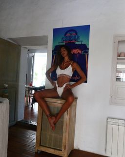Belén Rodríguez feet photo thumbnail