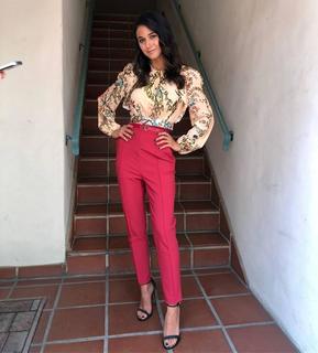 Emmanuelle Chriqui feet photo thumbnail