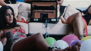 Katrina Kaif feet photo thumbnail