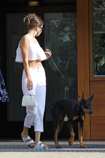 Kendall Jenner feet photo thumbnail