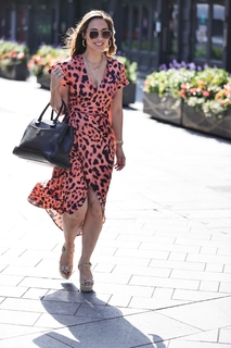 Myleene Klass feet photo thumbnail