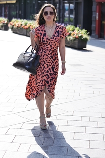 Myleene Klass feet photo thumbnail