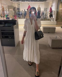 Helen Flanagan feet photo thumbnail