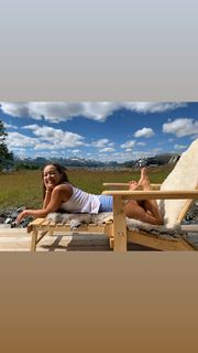 Kino MacGregor feet photo thumbnail