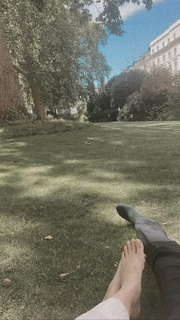 Sonam Kapoor feet photo thumbnail