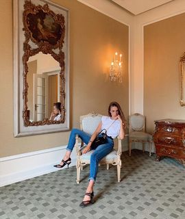 Xenia Tchoumitcheva feet photo thumbnail