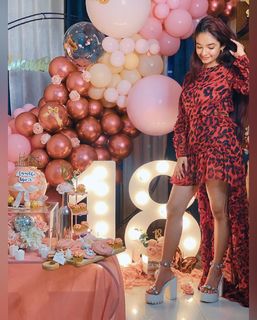 Anushka Sen feet photo 1