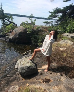 Cindy Crawford feet photo thumbnail