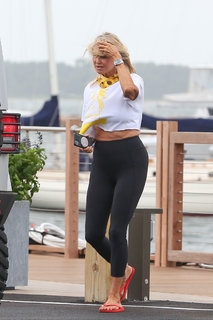 Christie Brinkley feet photo thumbnail