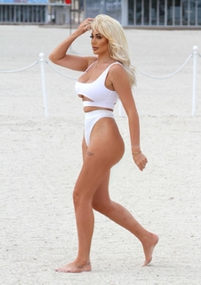 Chloe Ferry feet photo thumbnail