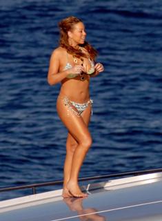 Mariah Carey feet photo thumbnail