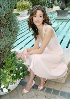 Emmy Rossum feet photo thumbnail
