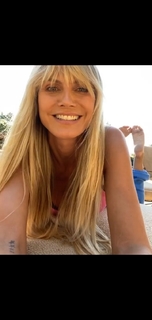 Heidi Klum feet photo thumbnail