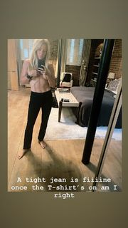 Ellie Goulding feet photo thumbnail