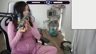 Imane Pokimane Anys feet photo thumbnail